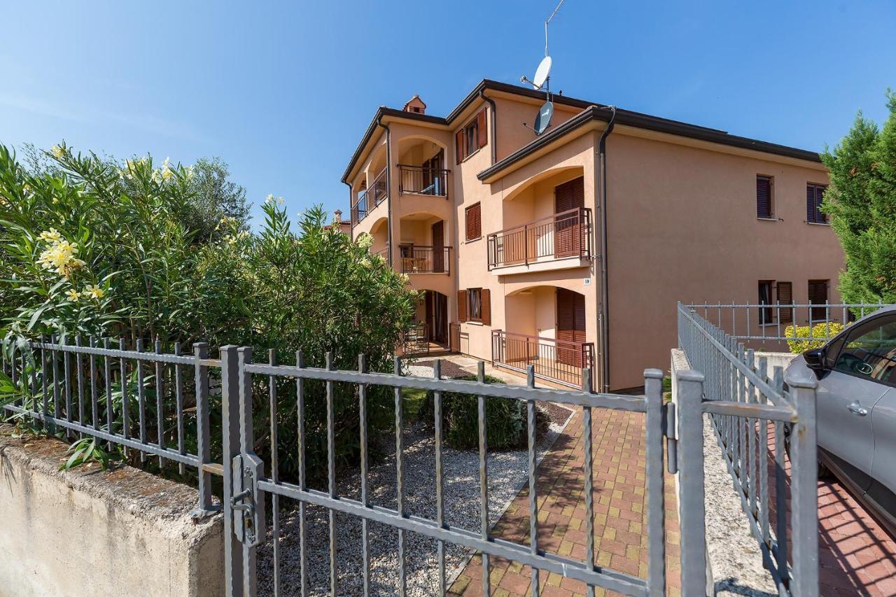 Apartments With A Swimming Pool Novigrad - 7078 Buitenkant foto