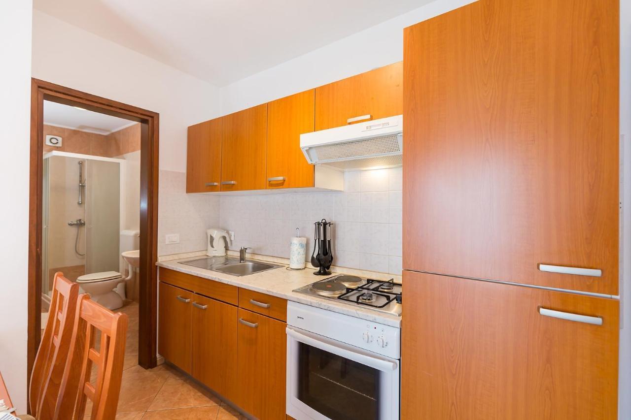 Apartments With A Swimming Pool Novigrad - 7078 Buitenkant foto