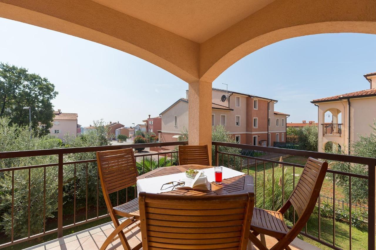 Apartments With A Swimming Pool Novigrad - 7078 Buitenkant foto