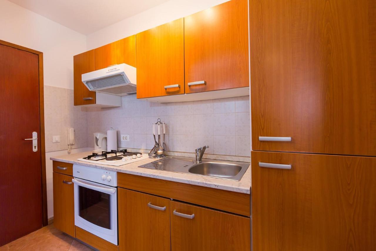 Apartments With A Swimming Pool Novigrad - 7078 Buitenkant foto