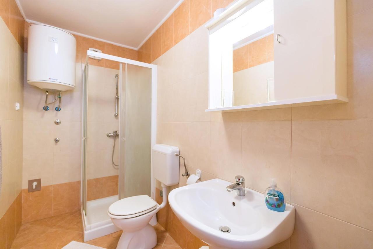 Apartments With A Swimming Pool Novigrad - 7078 Buitenkant foto