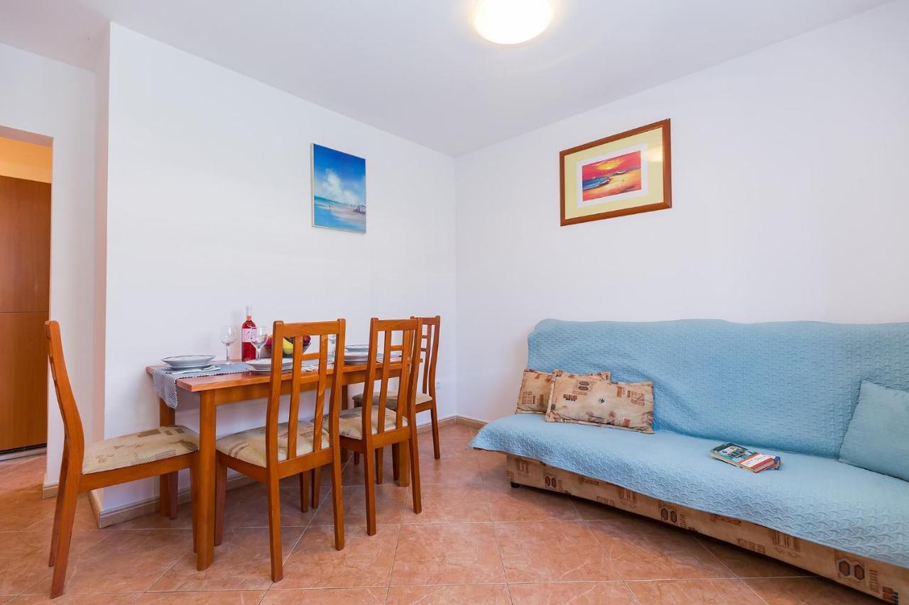 Apartments With A Swimming Pool Novigrad - 7078 Buitenkant foto
